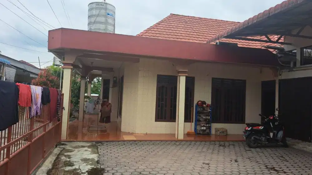 Dijual Rumah Siap Huni 3 BR + 3 Kamar Mandi + 1 Garasi, Kec Medan Kota