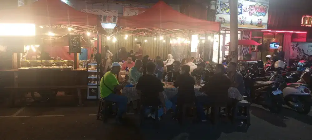Karyawan wanita dan laki laki