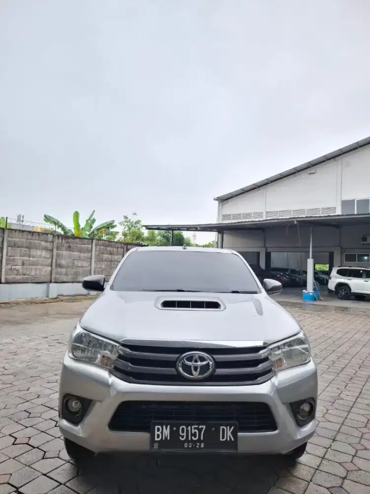 Hilux 2017 E manual. Km 180rb