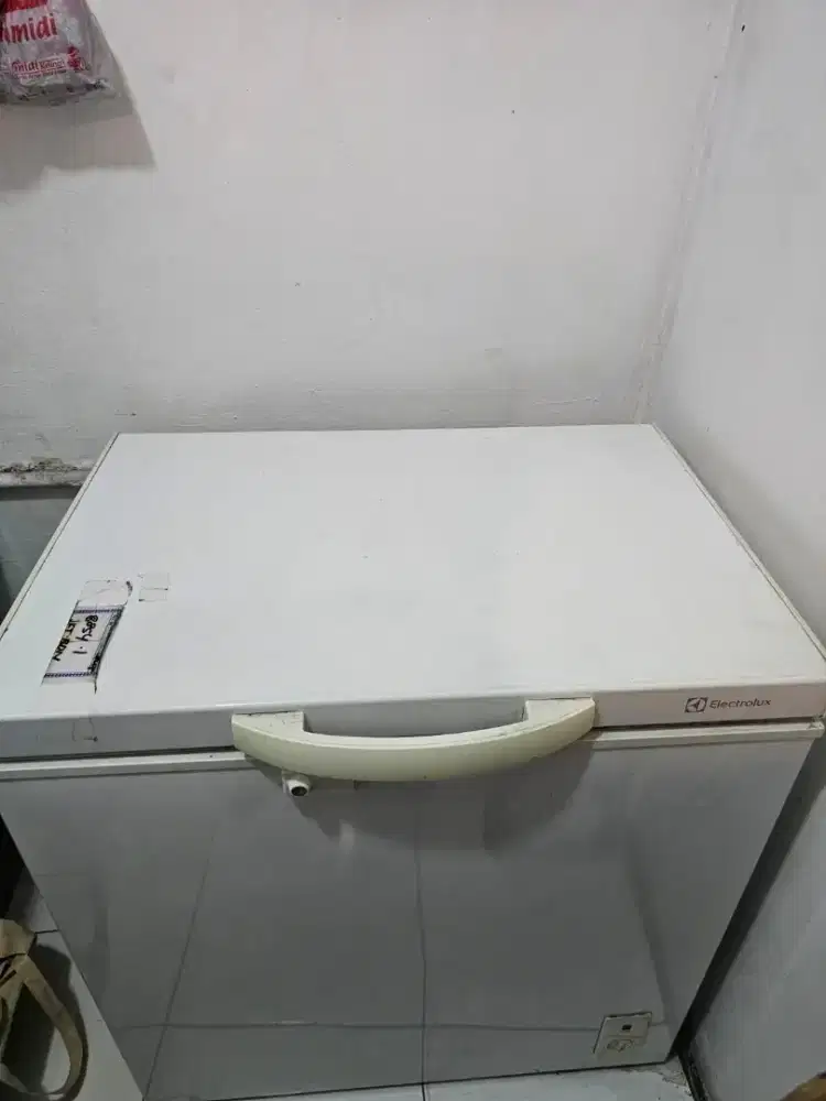 Frezer, freezer, frezeer, frizer, kulkas Electrulux
