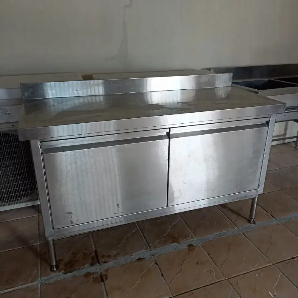 Meja kabinet stenlis