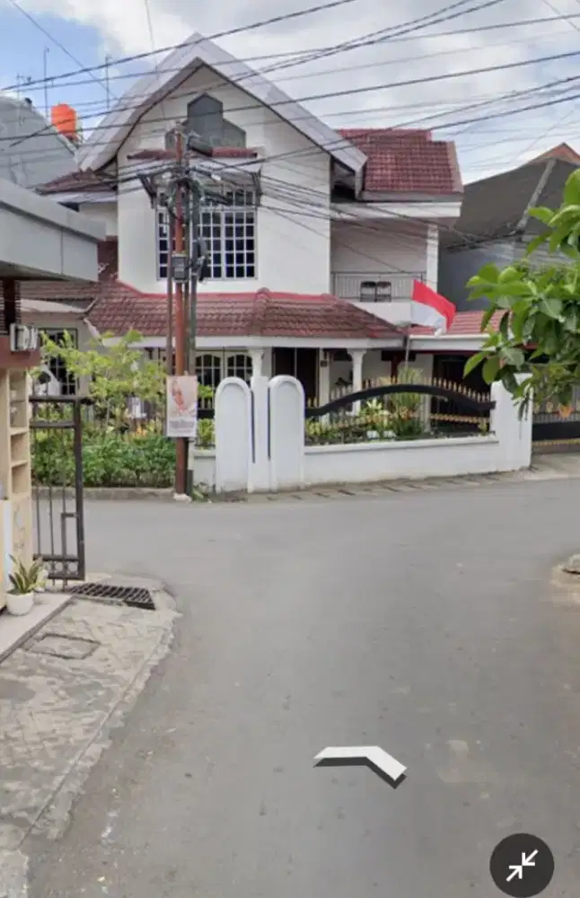 Dijual Cepat Rumah 2 Lantai, Jl. Hertasning Barat 1 No.70