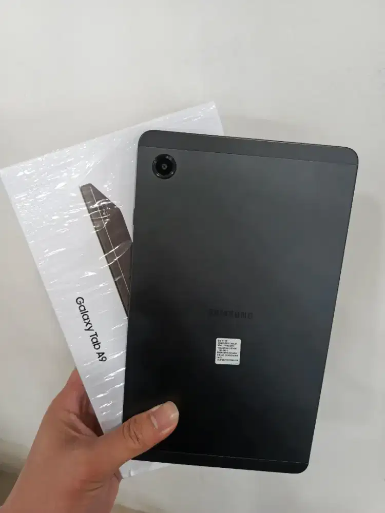 Samsung Tab Galaxy A9 4/64 wifii celluler like new