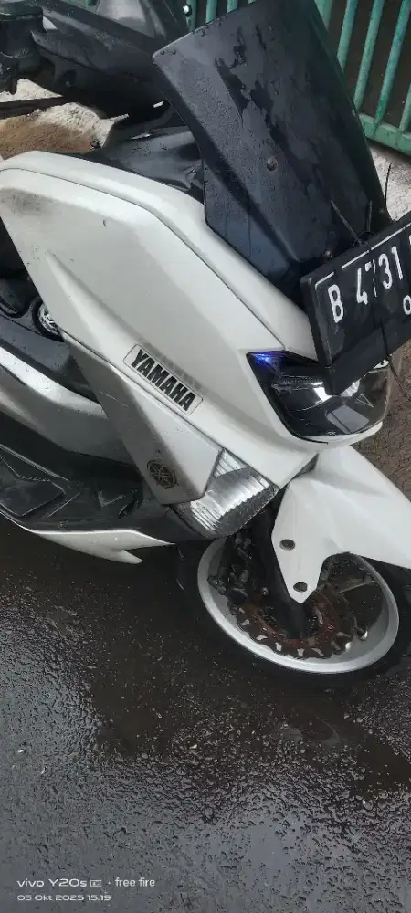 nmax white 2017