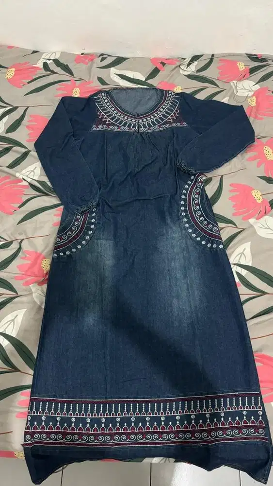 Dress Jeans Motif