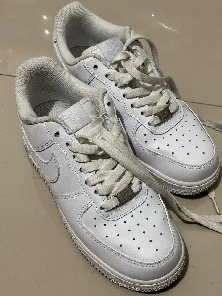 Sepatu Nike air force 1 '07 triple white