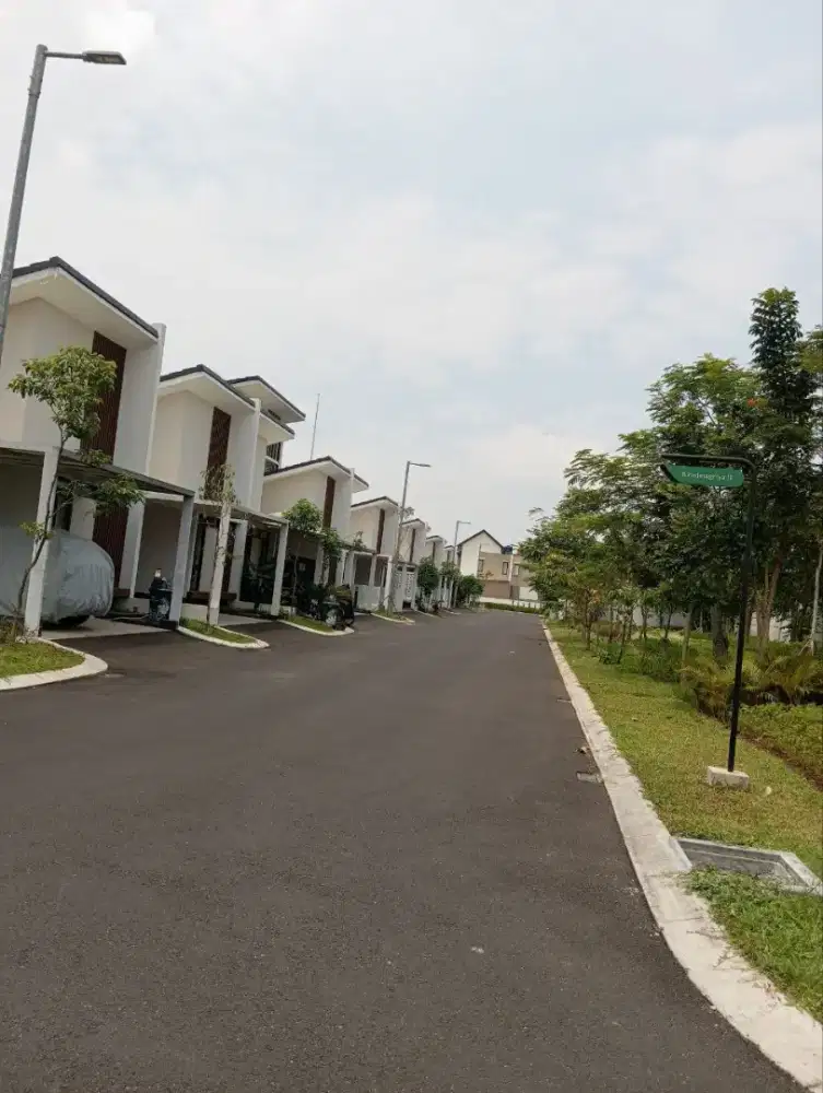Dijual Rumah Podomoro mewah di bawah harga pasar cluster Padmagriya