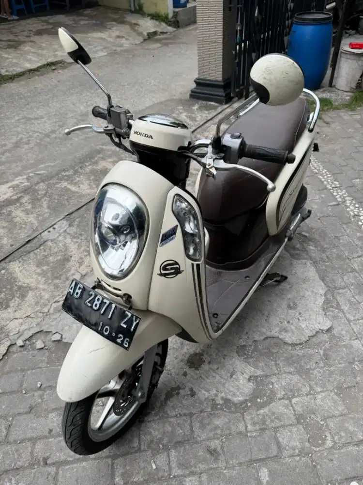 Scoopy esp ISS THN 2016 plat AB sleman
