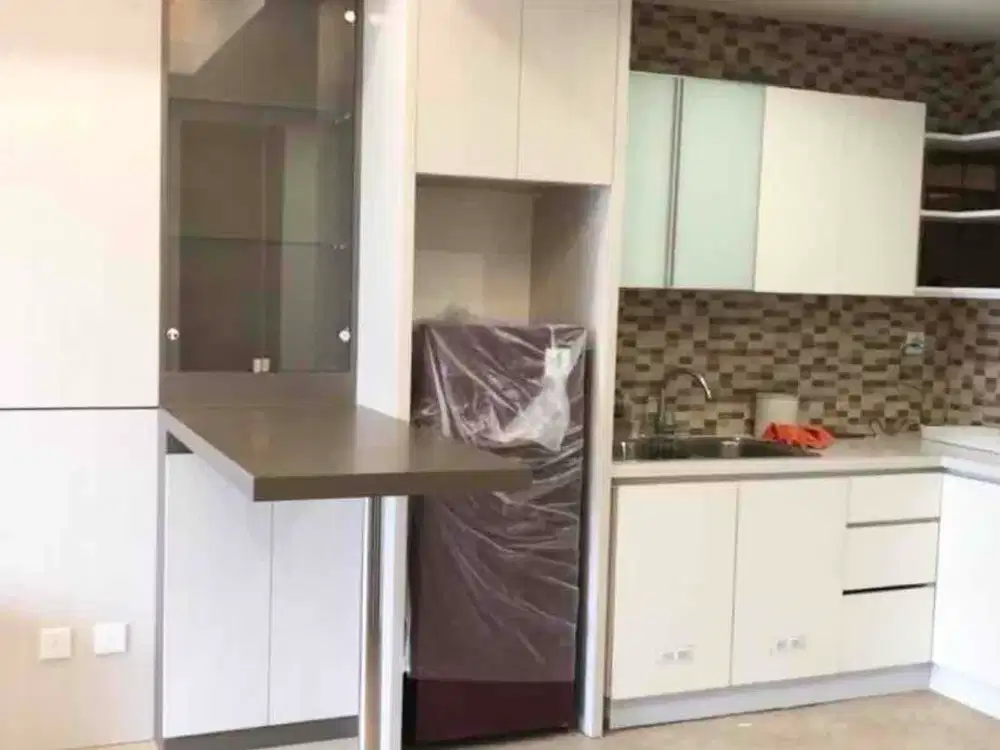 di sewa apartemen 1 BR satu kamar tidur luas 79 m2 private lift full furnish lantai rendah lt 3 tower bulgary di springhill royal suite kemayoran