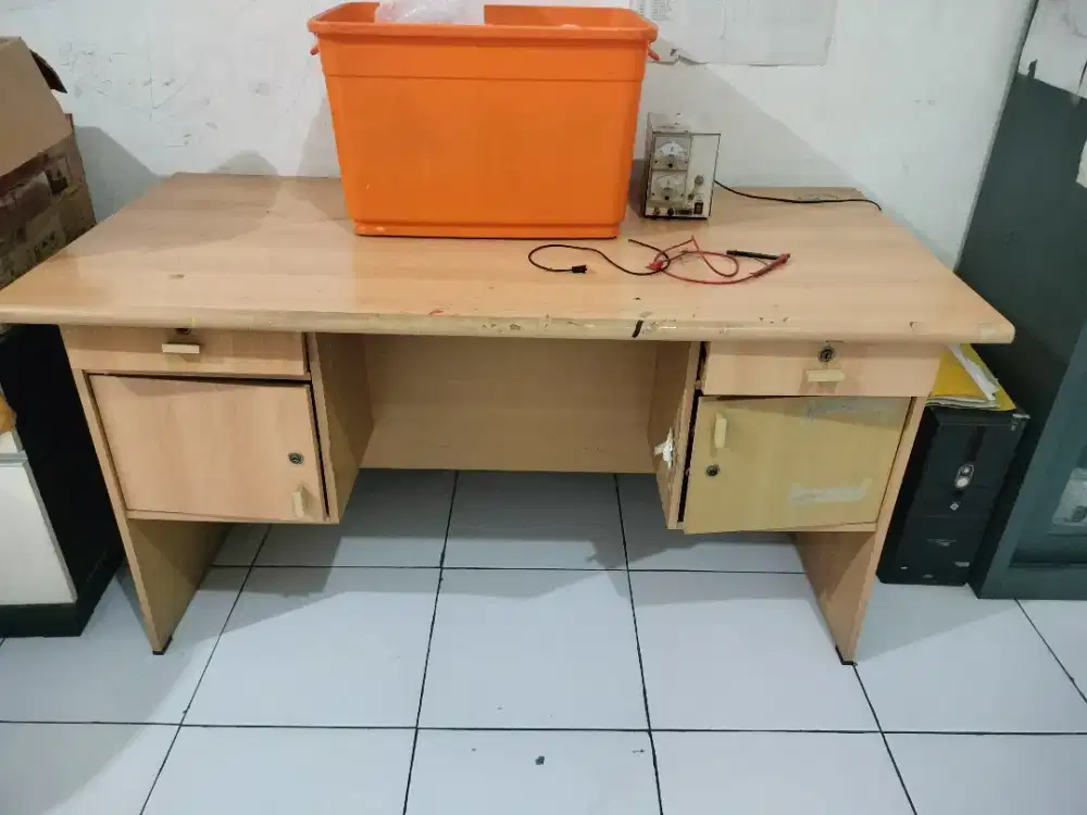 Jual meja kantor bekas