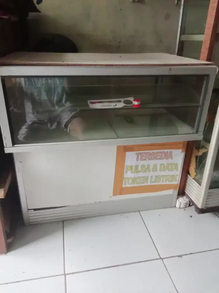 Etalase konter dan warung