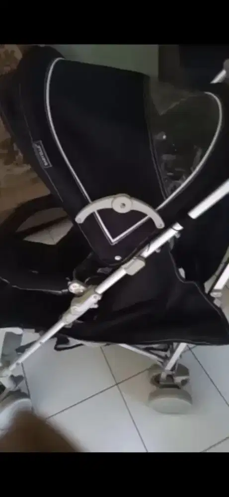 STROLLER BAYI MERK BABYELLE  SECONDHAND BEKAS MULUS