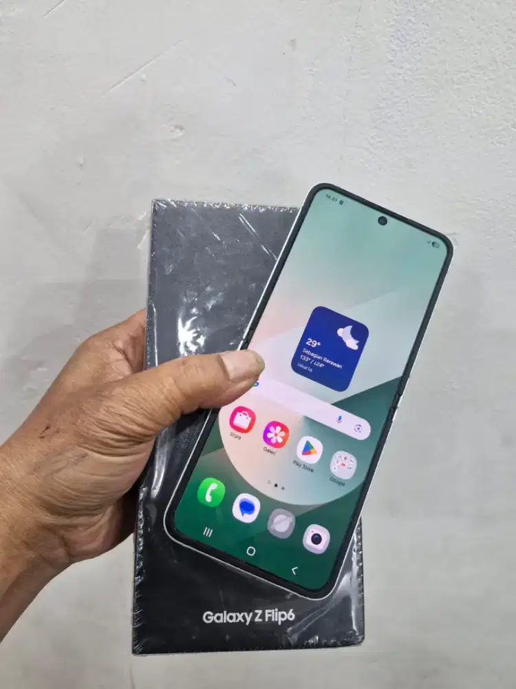 Samsung flip 6 12/256 resmi Indonesia garansi on jual cepat aja