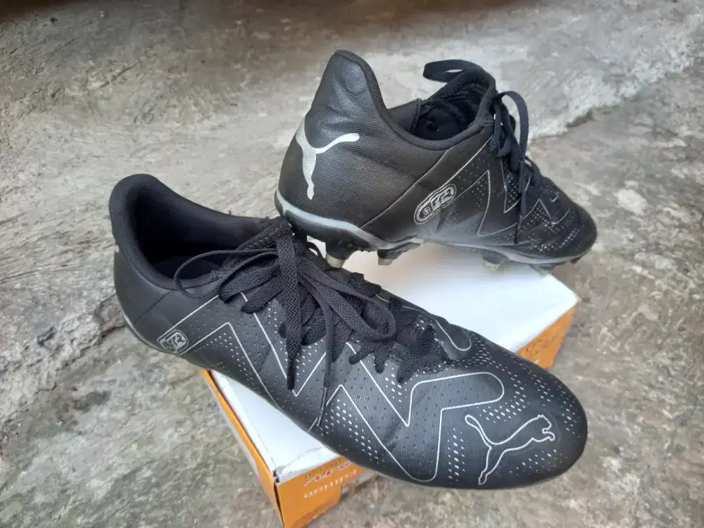 Sepatu bola puma future play ori size 46