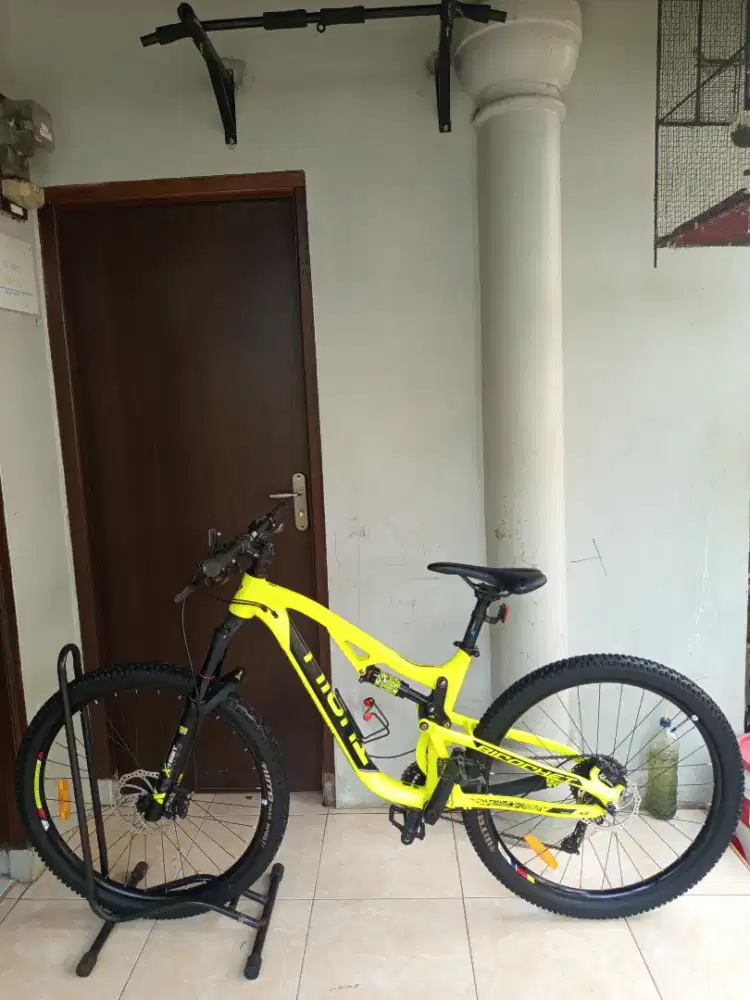 Sepeda thrill ricochet t120 4.0 size m 27,5 nego tipis