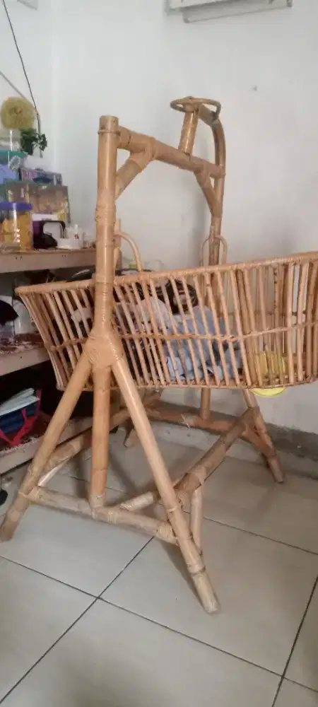 Ayunan Bahan Rotan Lok Kemanggisan