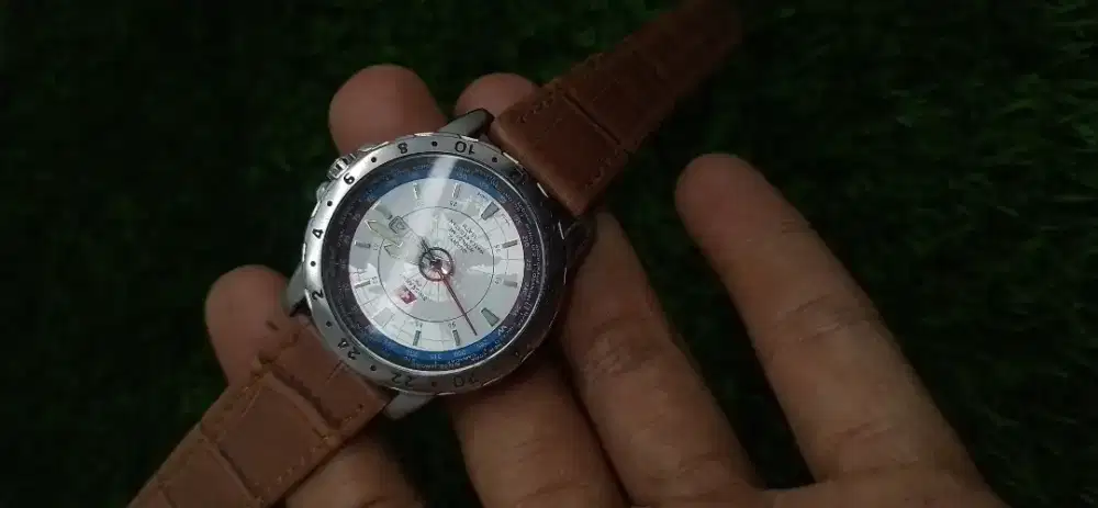 Jam tangan wanita swiss army