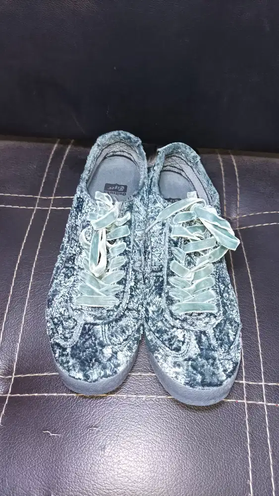ONITSUKA TIGER MEXICO 66 VELVET