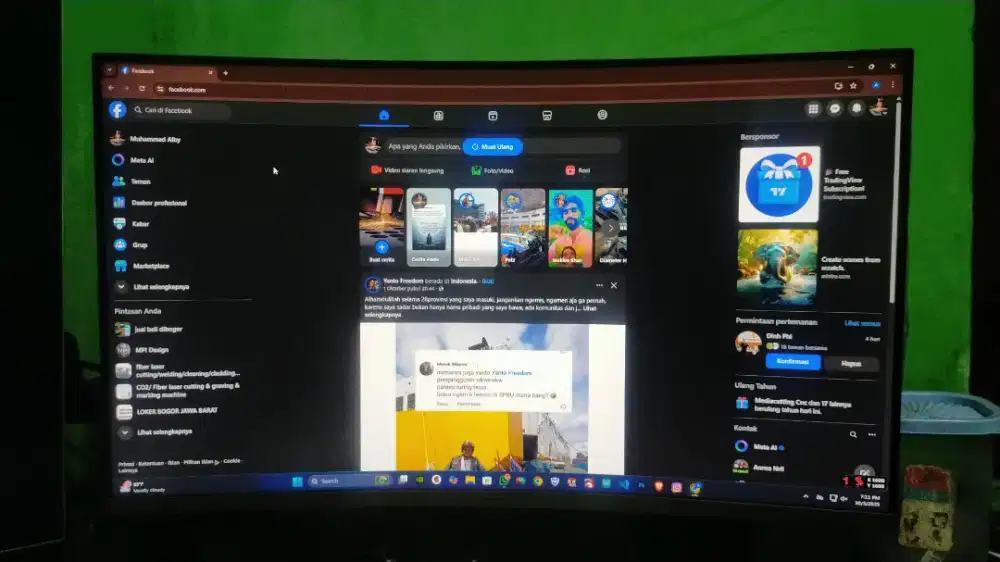 Monitor komputer Samsung curved 32 inch