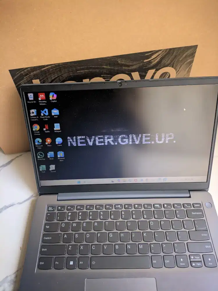 Laptop Lenovo IdeaPad 3 14ITL6 - Performa Cepat dan Siap Pakai!