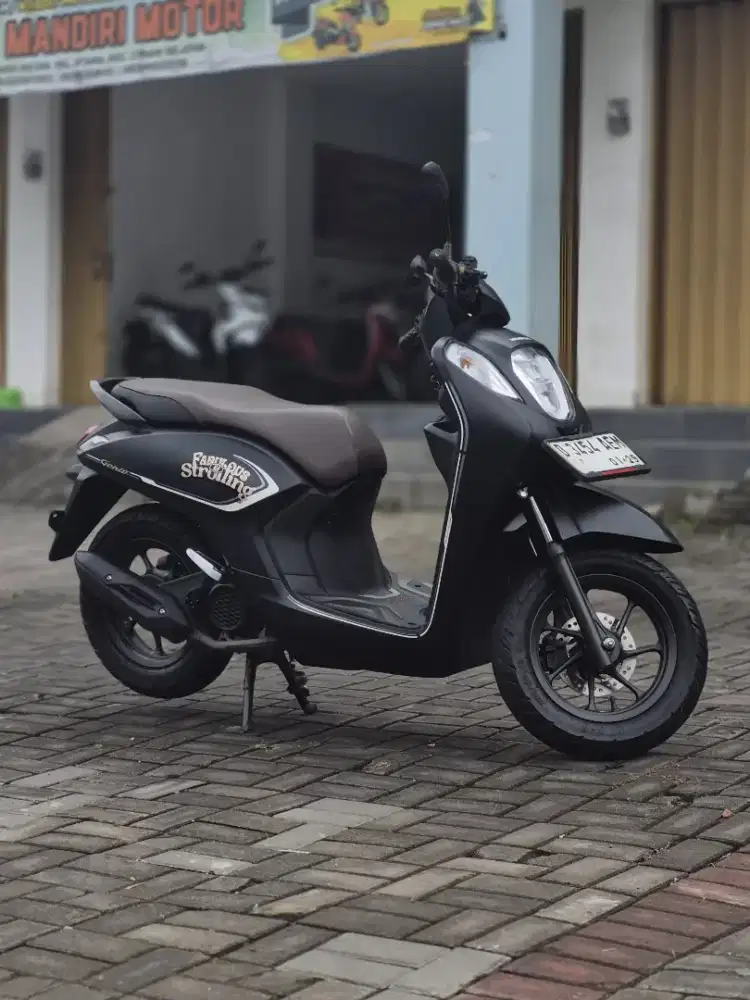 HONDA GENIO CBS ISS 2023 BAN DONAT KM 15RB DP 800RB AN