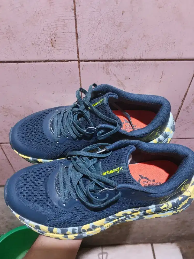 Sepatu lari original dari ortus