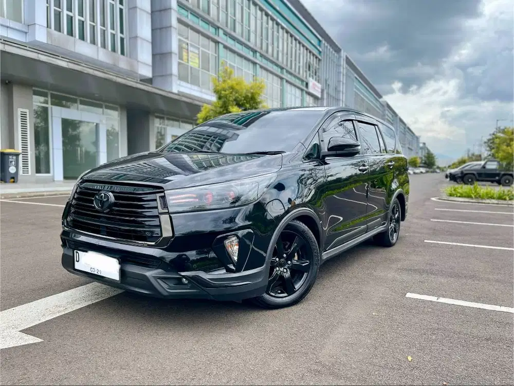 Toyota Innova Reborn Venturer (Diesel)