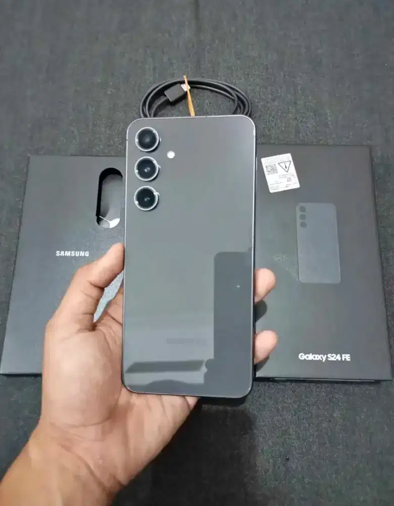 Samsung S24 fe ram 8/128