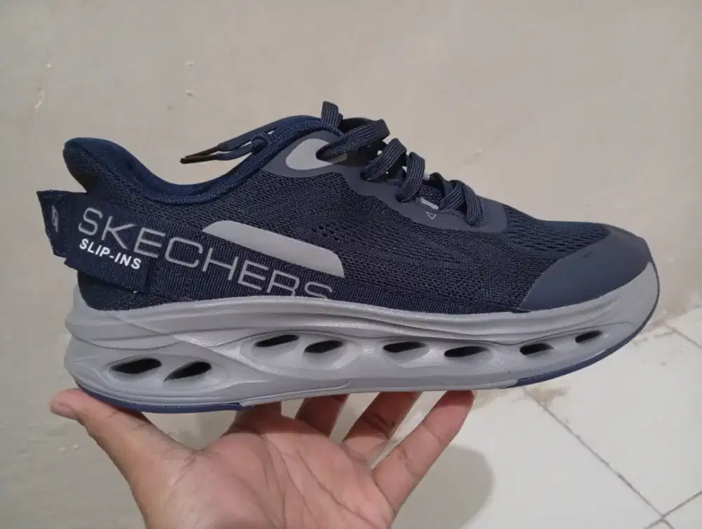 Skechers Slip-Ins Max Cushioning Glide-Step
