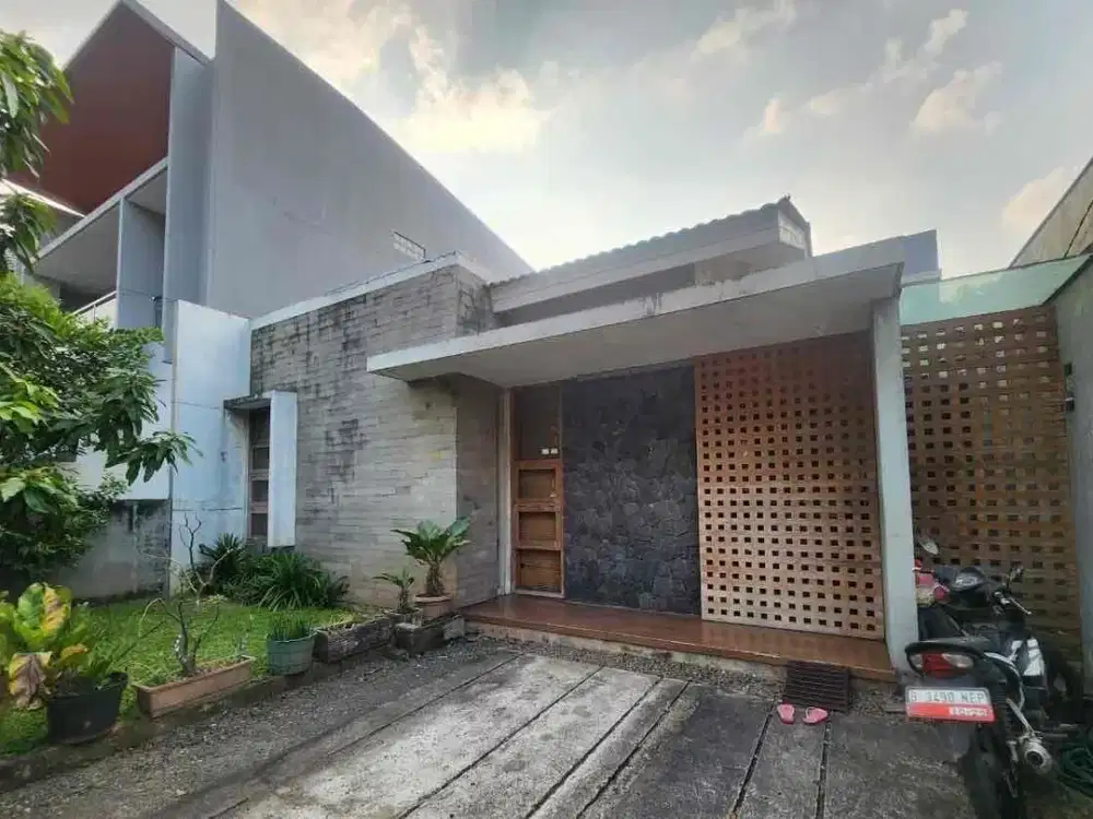 Rumah 1 Lantai di Pinggir Jalan Griya Loka BSD
