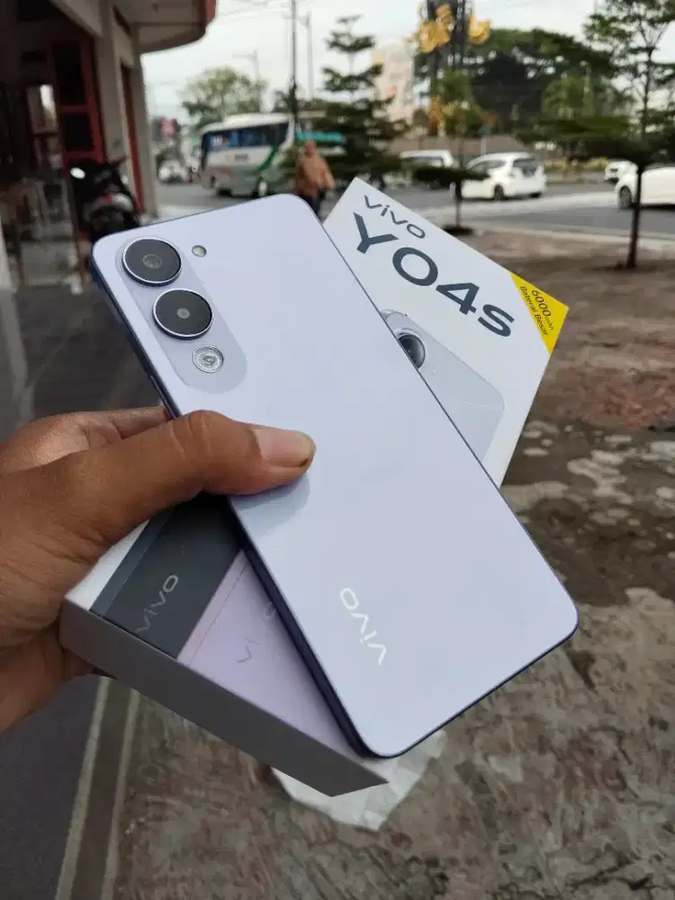 Vivo y04s 4gb + 4gb / 64gb baru 4 hari dari gress