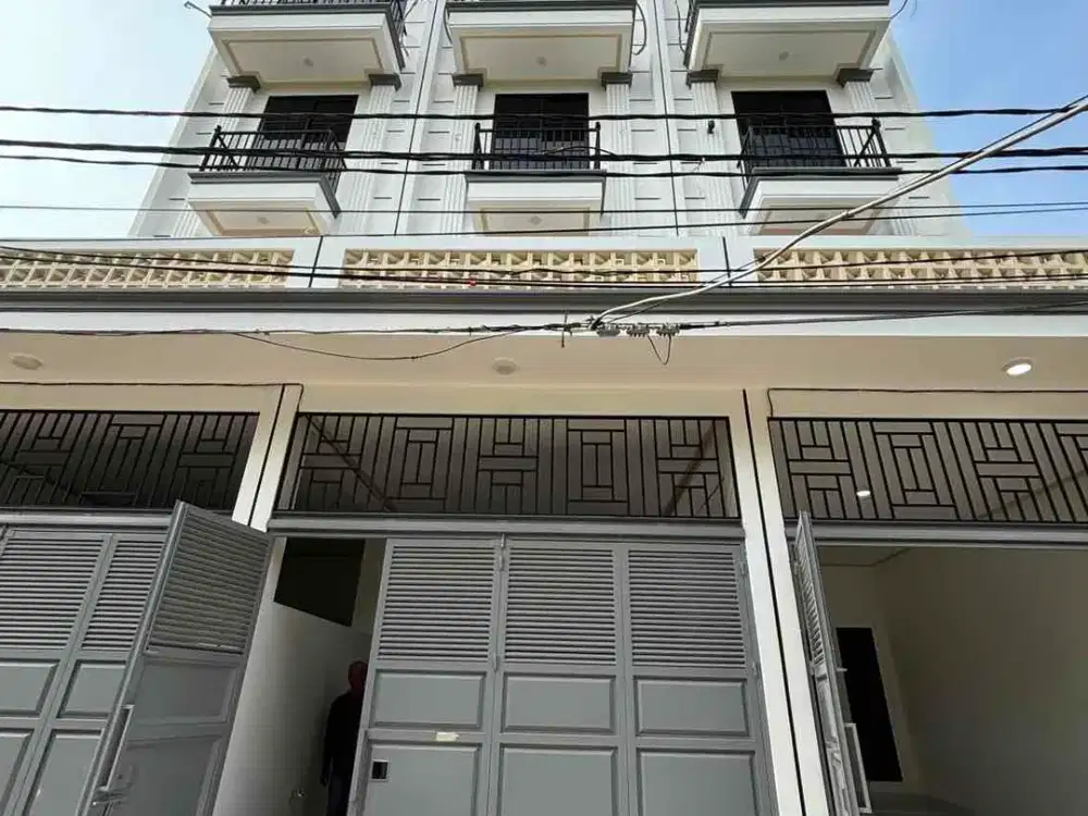 Dijual Rumah baru 4 lt full 4 x 20 m2 di Taman Ratu ada 2 kt 3+1 kt unfurnished Shm carport 1 mobil, row jalan 2 mobil