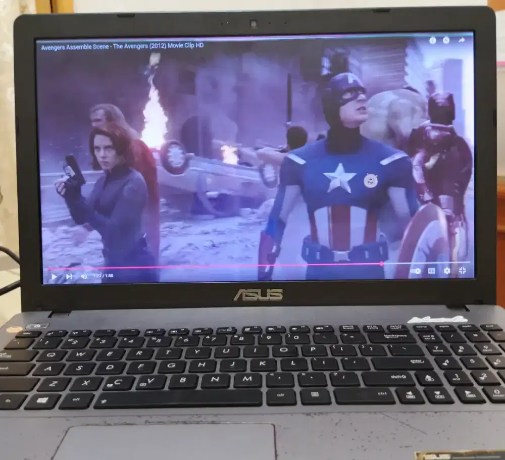 Asus X550 D, Laptop Gaming AMD A10, Ram 4GB, Graphic Radeon 8670M 2GB