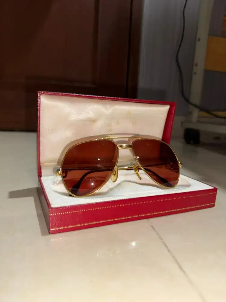 Kacamata must de cartier