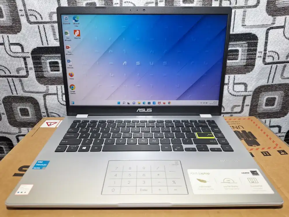 Laptop Asus VivoBook E410KA ram 8gb SSD 512gb Backlit FHD windows ori