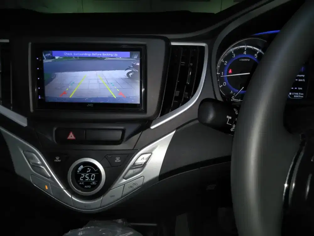 kamera mundur Suzuki Baleno  sama pasang dtmpt anda