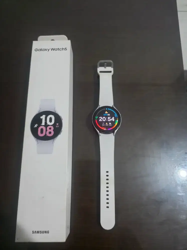 Samsung Galaxy Watch 5 44mm putih banyak bonus