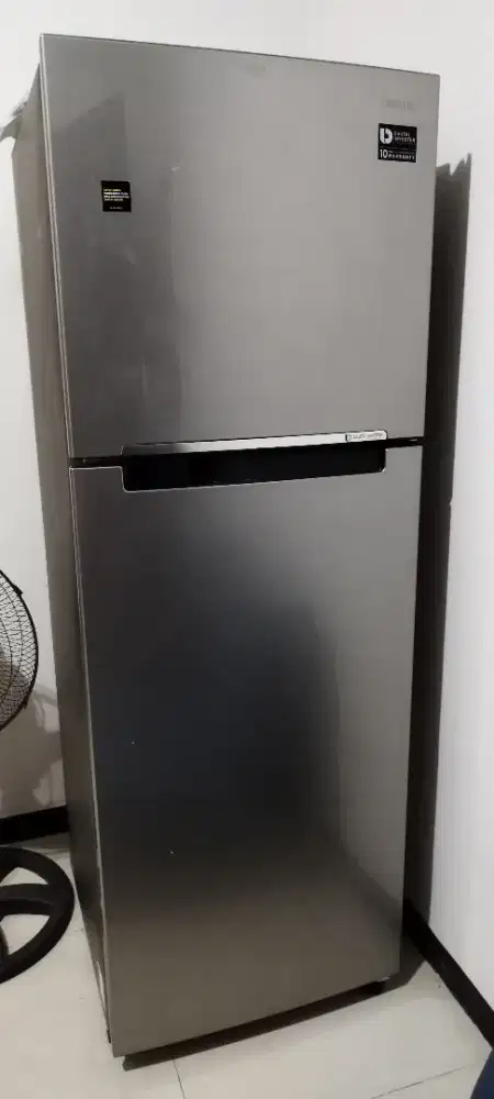 Dijual kulkas 2 pintu merk samsung