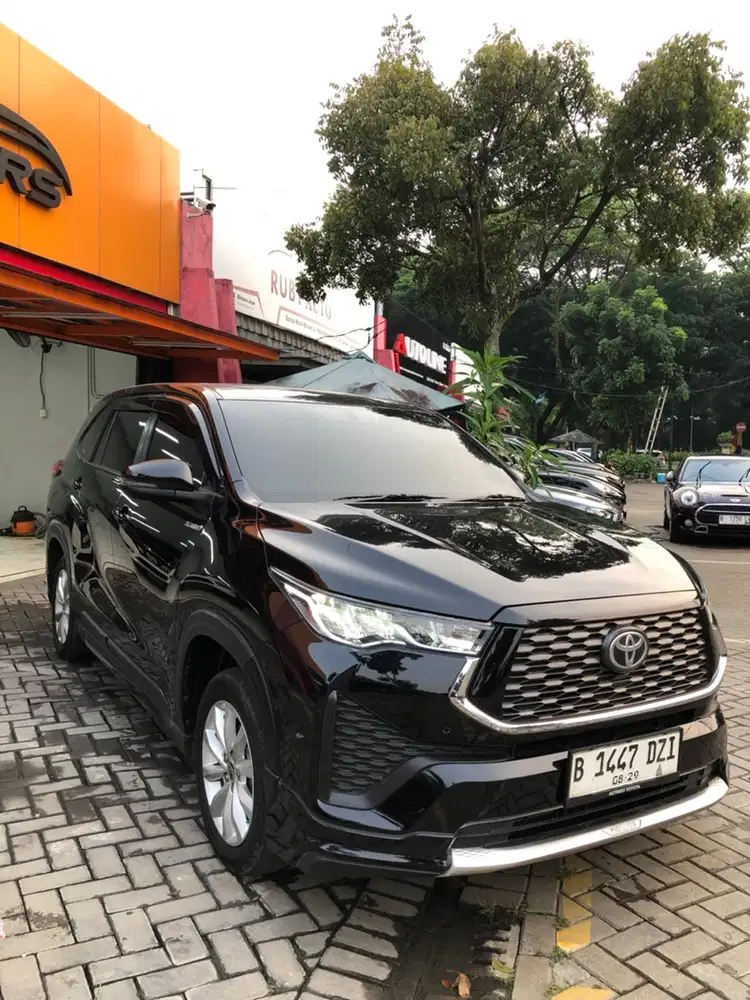 TOYOTA ZENIX V HYBRID MODELISTA AT 2022 HITAM