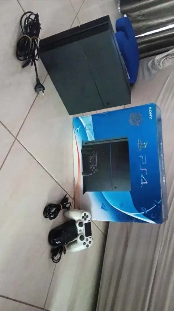 ps4 fat ofw + charging dock + stik ori mesin dan ori pabrik