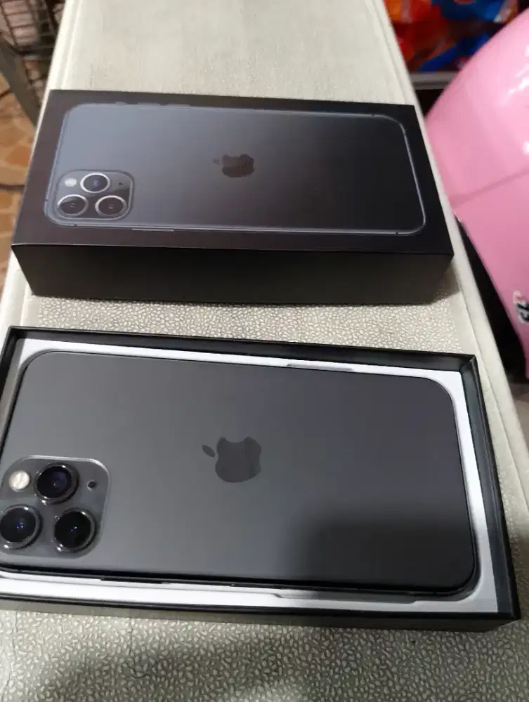 Iphone 11 pro max 256gb lekas baru gan