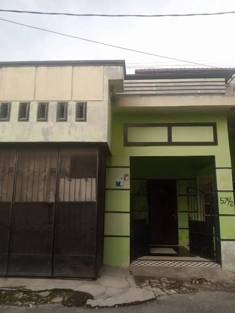 Rumah disewakan semi full furnished 2 lantai siap huni kota medan