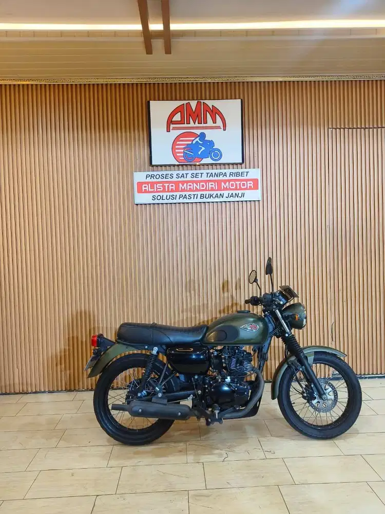 Kawasaki W175 Th 2018 km low body mulus pajak on cash /kredit/TT
