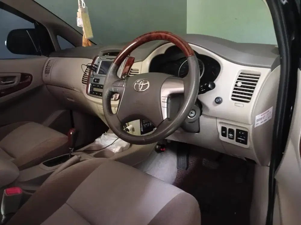 Toyota Kijang Innova 2014 Bensin