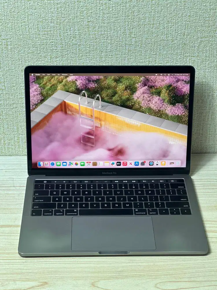 MacBook Pro 13inch 2019 Intel Core i7 Touch Bar RAM 16GB SSD 512GB