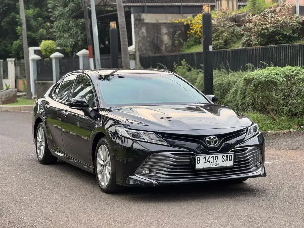 Toyota Camry 2.5 V AT 2019 Hitam