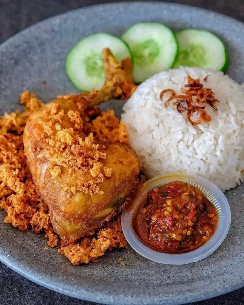 Pecel Lele dan Ayam Geprek
