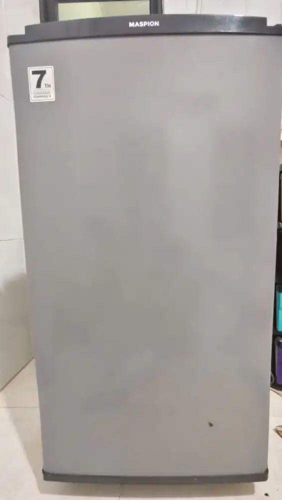 Kulkas 1 pintu merk Maspion