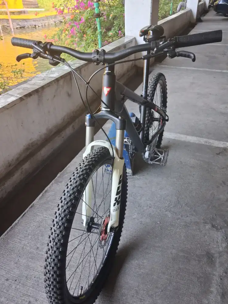 Sepeda Thrill Wreak size M