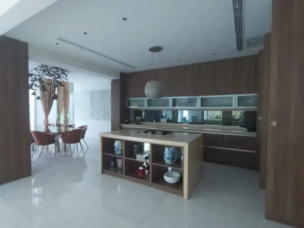 DIJUAL RUMAH DI SIMPRUNG GOLF 12 JAKARTA SELATAN!